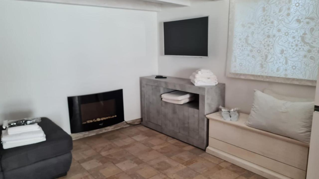 Dependance Oscar Appartement Carrozziere Fonte Ciane Buitenkant foto